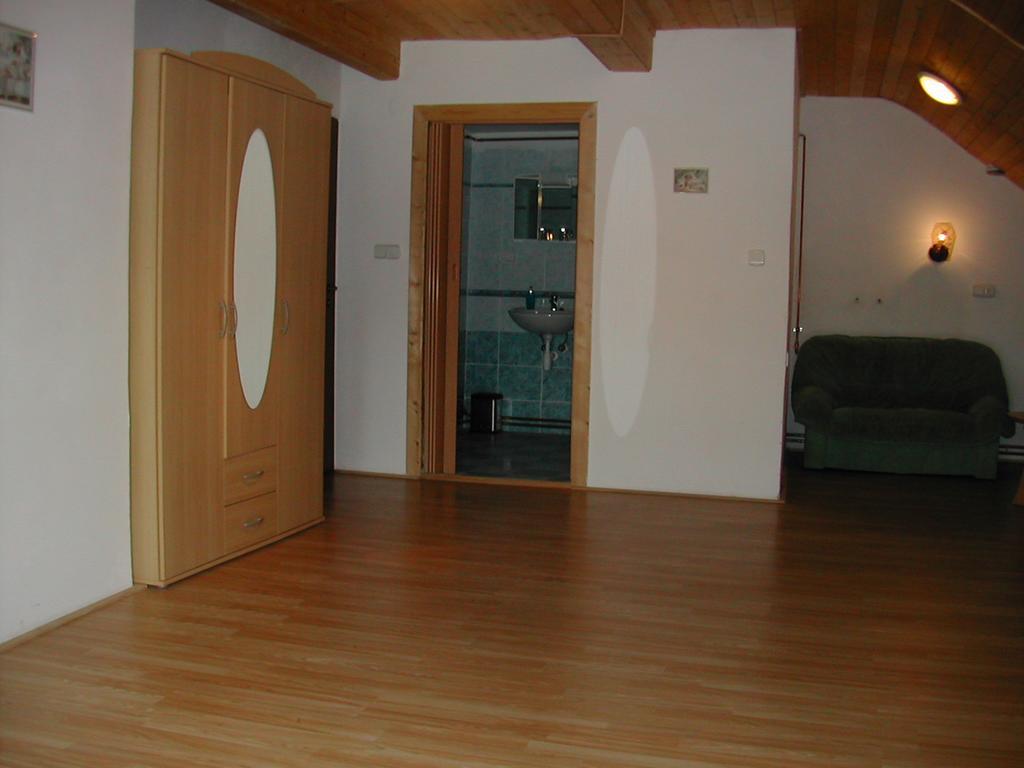 Penzion U Slunce Jaromer Exterior photo
